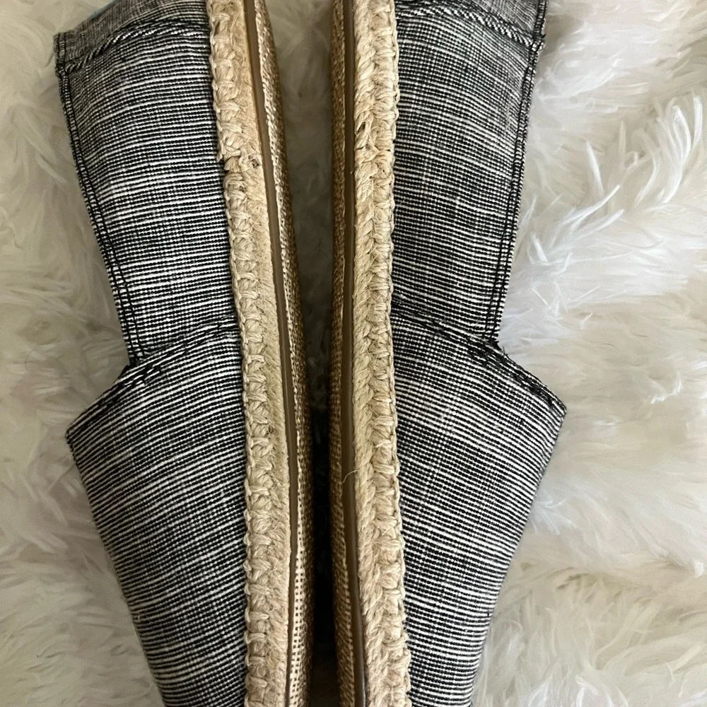 TOMS Open Toe Espadrilles Size 9, New